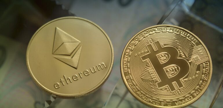 Kripto Paralarda Bu Gün Hangi Coinler Yükseliyor? 1 Bitcoin (BTC) ve Ethereum (ETH) Yükseliyor