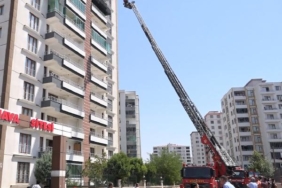 10'uncu kattaki dairede çıkan yangında 10 kişi dumandan etkilendi 25 10uncu kattaki dairede çıkan yangında 10 kişi dumandan etkilendi