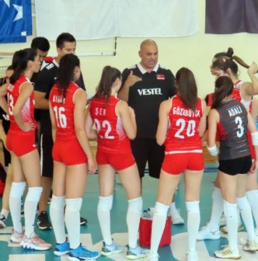 21 Yaş Altı Kadın Voleybol Milli Takımı Karadağı 3-1 mağlup etti
