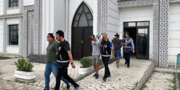 329 bin TL ve 2 kilo altın çalan şüpheliler yakalandı 33 329 bin TL ve 2 kilo altın çalan şüpheliler yakalandı