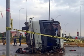 33 kişinin yaralandığı kazada, kamyonet sürücüsü gözaltına alındı 37 33 kişinin yaralandığı kazada kamyonet sürücüsü gözaltına alındı