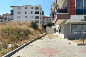 4üncü kat penceresinden düşen 2 yaşındaki Menesa hayatını kaybetti