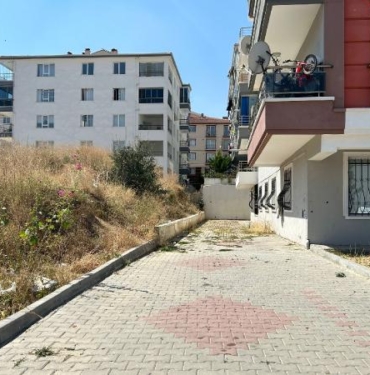 4üncü kat penceresinden düşen 2 yaşındaki Menesa hayatını kaybetti