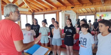 5 üyesini depremde kaybeden koroya Almanya'dan davet 17 5 üyesini depremde kaybeden koroya Almanyadan davet