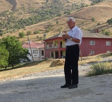 54 yıl önce ders anlattığı okulda öğrencileriyle buluştu