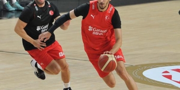 A Milli Erkek Basketbol Takımı, İzlanda maçının hazırlıklarını tamamladı 17 A Milli Erkek Basketbol Takımı İzlanda maçının hazırlıklarını tamamladı