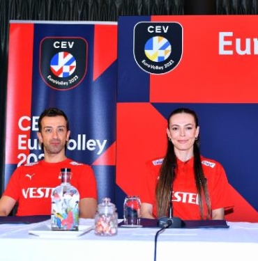 A Milli Kadın Voleybol Takımı Başantrenörü Santarelli Ülkeme karşı oynamak benim için farklı olacak