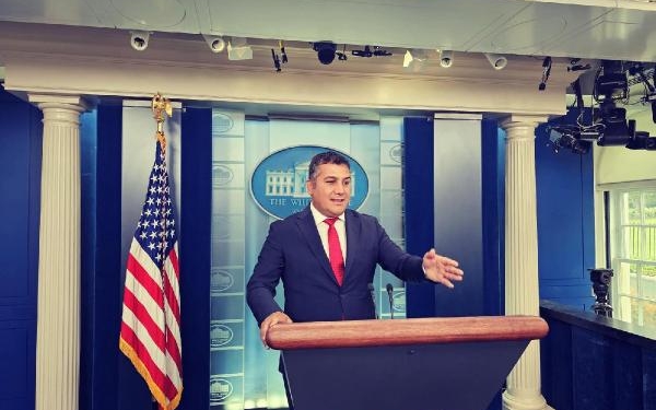 ABDde olan Yerli ve Milli Parti Genel Başkanı Mutlu Beyaz Sarayı ziyaret etti