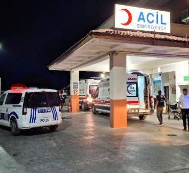 Adana'da aynı aile arasında silahlı kavga: 1 ölü, 3 ağır yaralı 7 Adanada aynı aile arasında silahlı kavga 1 ölü 3 ağır yaralı