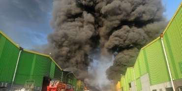 Adanada geri dönüşüm fabrikasında yangın-1