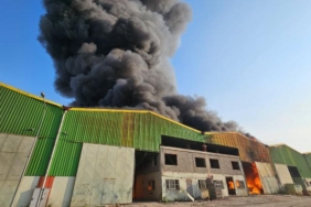 Adanada geri dönüşüm fabrikasında yangın Ek fotoğraf