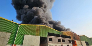 Adanada geri dönüşüm fabrikasında yangın Ek fotoğraf