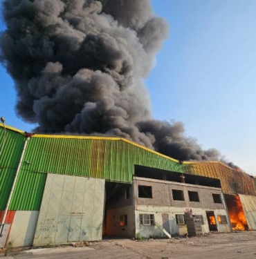 Adana'da geri dönüşüm fabrikasında yangın/ Ek fotoğraf 5 Adanada geri dönüşüm fabrikasında yangın Ek fotoğraf