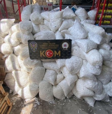 Adana'da gümrük kaçağı 25 milyon 830 bin makaron ele geçirildi 3 Adanada gümrük kaçağı 25 milyon 830 bin makaron ele geçirildi