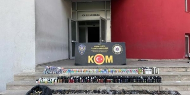 Adana'da kaçakçılık operasyonunda 8 gözaltı 25 Adanada kaçakçılık operasyonunda 8 gözaltı