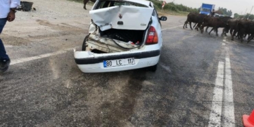 Adanada otomobil TIRa çarptı 1 ölü 1 yaralı