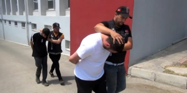 Adana'da 'torbacı' operasyonunda 2 tutuklama 4 Adanada torbacı operasyonunda 2 tutuklama
