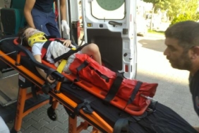 Adıyaman'da kamyonet ile otomobil çarpıştı: 4 ölü, 3 yaralı 36 Adıyamanda kamyonet ile otomobil çarpıştı 4 ölü 3 yaralı