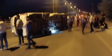 Ağrı'da otomobil ile yolcu minibüsü çarpıştı: 1 bebek öldü, 16 yaralı 22 Ağrıda otomobil ile yolcu minibüsü çarpıştı 1 bebek öldü 16 yaralı