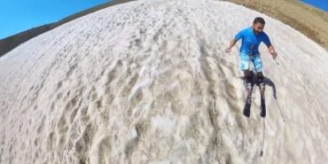 Ağustos ayında karda kayak