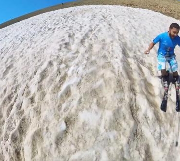 Ağustos ayında karda kayak