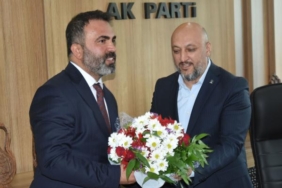 AK Parti Bitlis İl Başkanlığında devir teslim töreni yapıldı