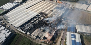 AK Parti heyeti Bursada fabrikaları yanan işletmecilerle görüştü