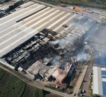 AK Parti heyeti Bursada fabrikaları yanan işletmecilerle görüştü