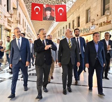 AK Partili Yılmaz Noter masası darmaduman olmuş vaziyette 2