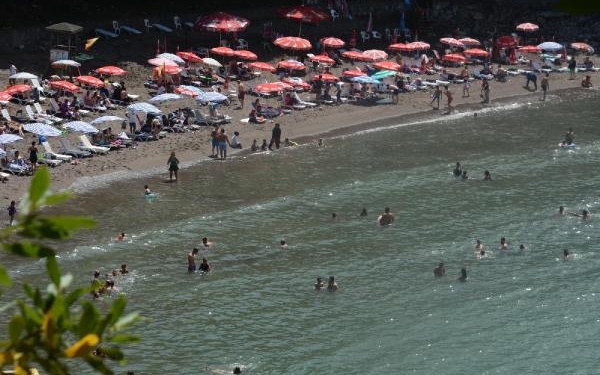 Akçakoca’da denize girmek yasaklandı 6 Akçakocada denize girmek yasaklandı