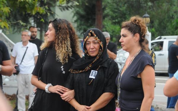 Akşener İYİ Partili Yıldızın cenaze törenine katıldı Kardeşimi kaybetmiş gibi hissediyorum