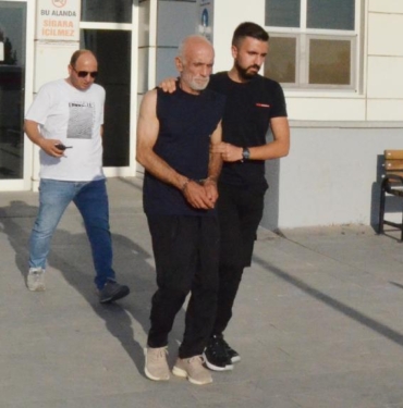 Alışveriş yaptığı marketten 16 bin lira çaldı o anlar kamerada