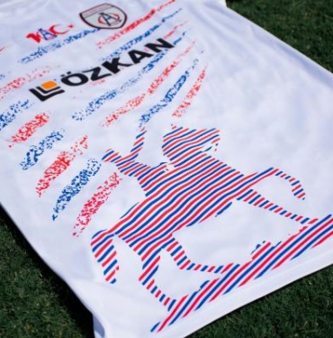 Altınordudan anlamlı Atatürk forması