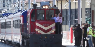 Altyapı ve Ulaştırma Bakanı Uraloğlu Kazlıçeşme-Sirkeci hattındaki test sürüşüne katıldı 17 Altyapı ve Ulaştırma Bakanı Uraloğlu Kazlıçeşme-Sirkeci hattındaki test sürüşüne katıldı