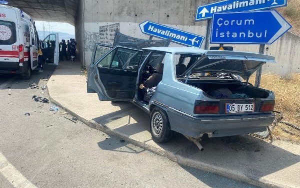 Amasyada 3 araç kavşakta çarpıştı 1 ölü 3 yaralı