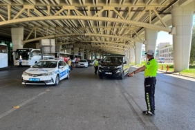 Ankara’da hastaların ve tatilcilerin transferini sağlayan acentalara yönelik denetim gerçekleştirildi 2 Ankarada hastaların ve tatilcilerin transferini sağlayan acentalara yönelik denetim gerçekleştirildi