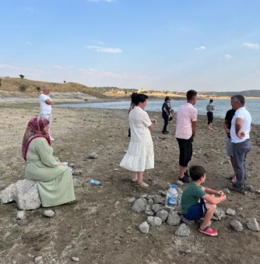 Ankara'da serinlemek için baraj göletine giren genç aranıyor 2 Ankarada serinlemek için baraj göletine giren genç aranıyor