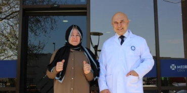 Annesi ve halasının kaderini yaşadı Parkinsonu beyin pili ameliyatıyla yendi