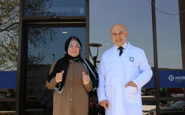 Annesi ve halasının kaderini yaşadı Parkinsonu beyin pili ameliyatıyla yendi