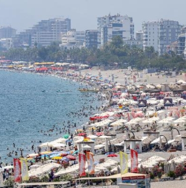 Antalya'da yüzde 76'ya ulaşan nem, bunalttı 9 Antalyada yüzde 76ya ulaşan nem bunalttı