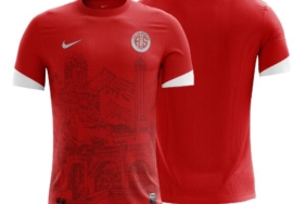 Antalyasporun kırmızı forması sokak hayvanlarına adandı