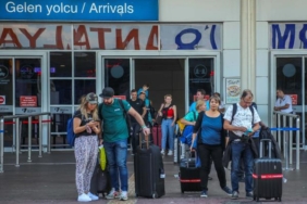 Antalya'ya hava yoluyla gelen turist sayısı 9 milyonu aştı 2 Antalyaya hava yoluyla gelen turist sayısı 9 milyonu aştı