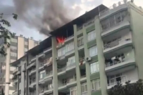 Apartmanın teras katında çıkan yangın korkuttu