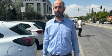 Aracına, bindikten saniyeler sonra otomobil çarptı 40 Aracına bindikten saniyeler sonra otomobil çarptı