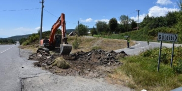 Arazisinden geçen mahalle yolunu iş makinesiyle kazdırıp, kapattı 29 Arazisinden geçen mahalle yolunu iş makinesiyle kazdırıp kapattı