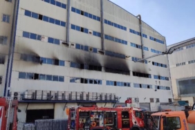 Arnavutköyde fabrikada çıkan yangın 13 saat sonra kontrol altına alındı