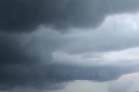 Arnavutköy'de korkutan hortum 23 Arnavutköyde korkutan hortum