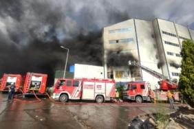 Arnavutköydeki fabrika yangını sürüyor