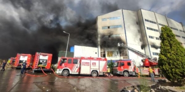 Arnavutköydeki fabrika yangını sürüyor