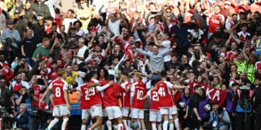 Arsenal sezona kupayla başladı